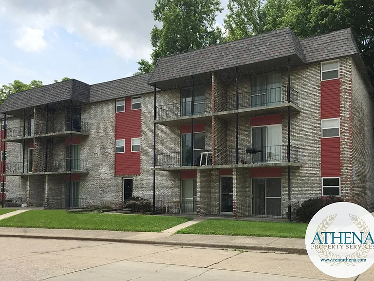701 Watkins Dr — Photo 1