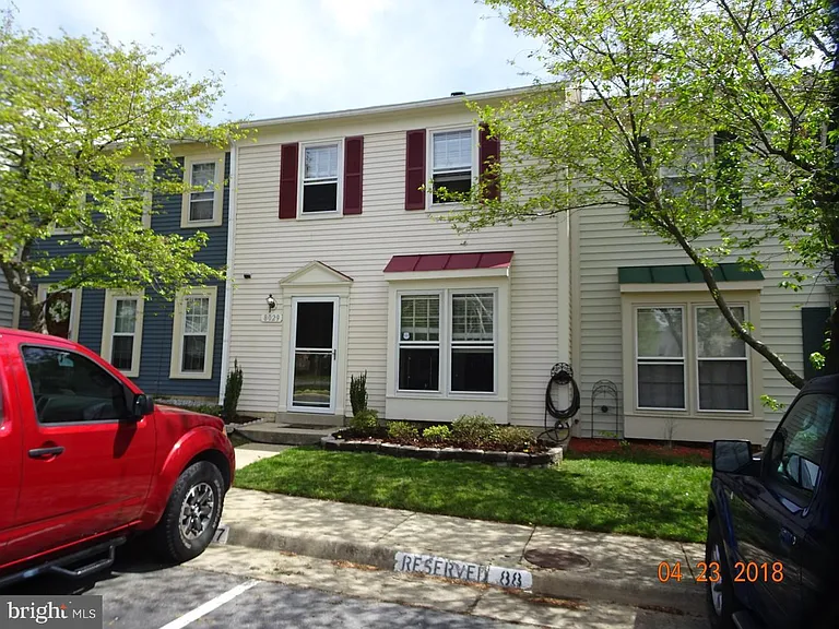 8029 Edinburgh Dr — Photo 1