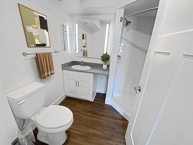 Byron Lakes Apartments — Photo 13