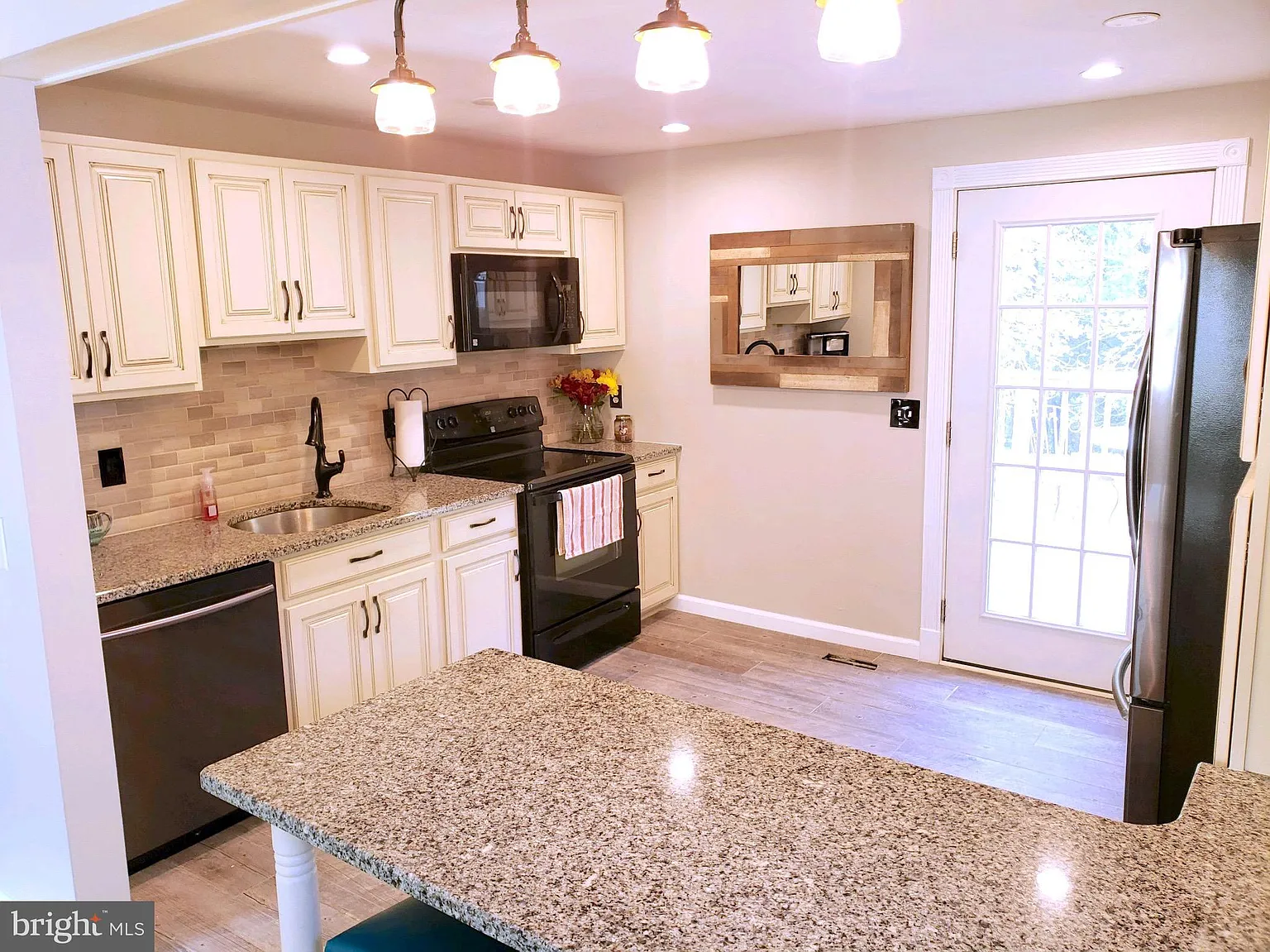 1520 Hickory Wood Dr photo 1