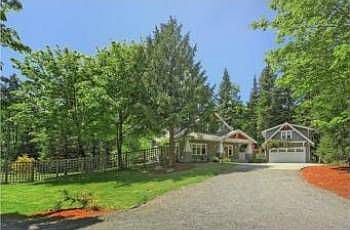 2nd image of 1525 Summerfield Ln NE