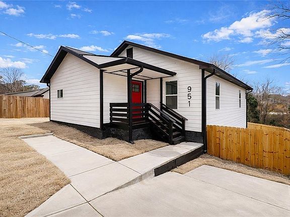 2nd image of 951 Reed Ave