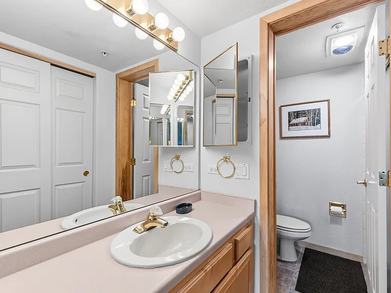 Bathroom for queen bedroom