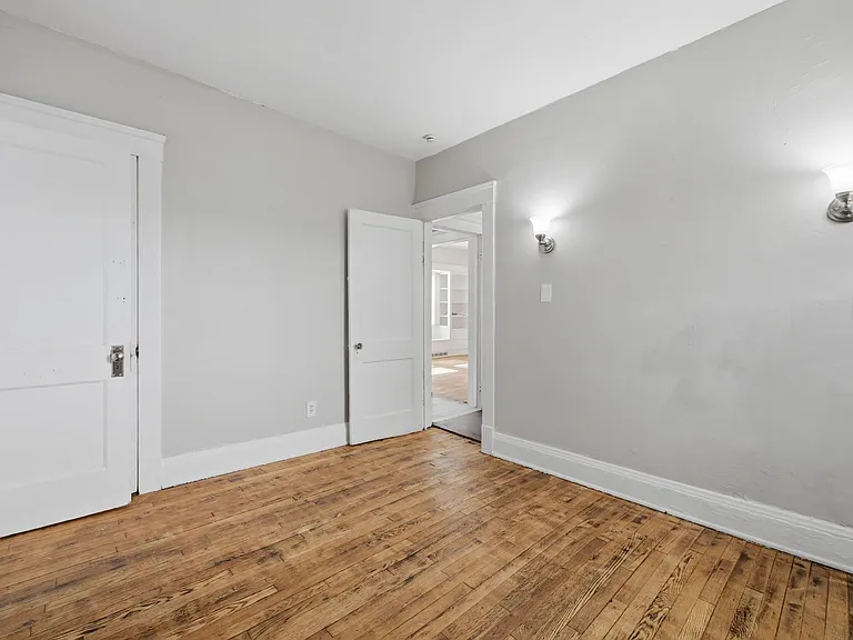 11611 Fairport Avenue — Photo 13