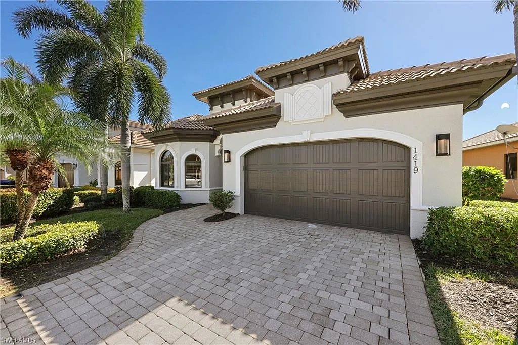 3 bed, 2.0 bath, 2045 sqft, $8,950 — Photo 3