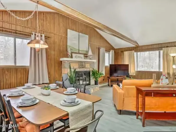107 Mountain View Dr, Pocono Lake, PA 18347