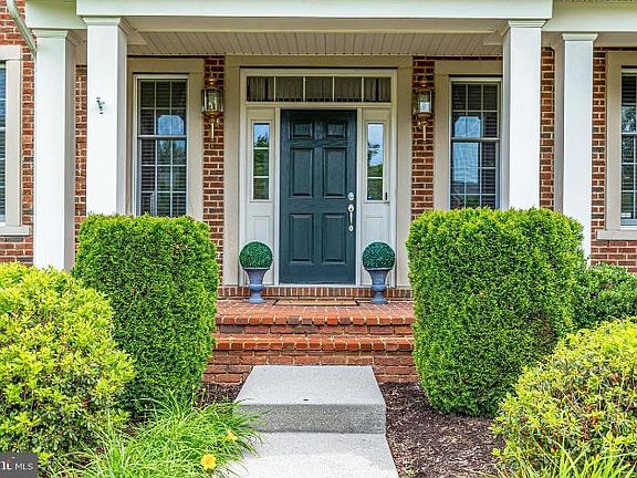 2nd image of 23175 Hemmingford Cir