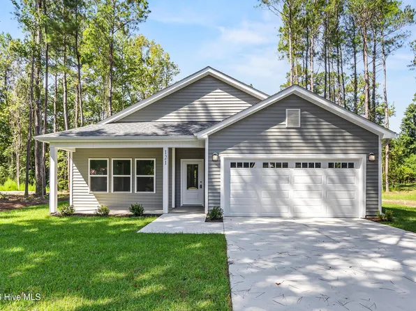 121 Neck Road SE, Bolivia, NC 28422