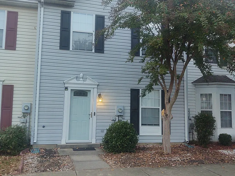 45254 Woodstown Way — Photo 1