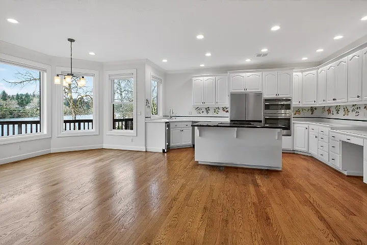 1645 SE Oak Shore Ln #1 — Photo 13