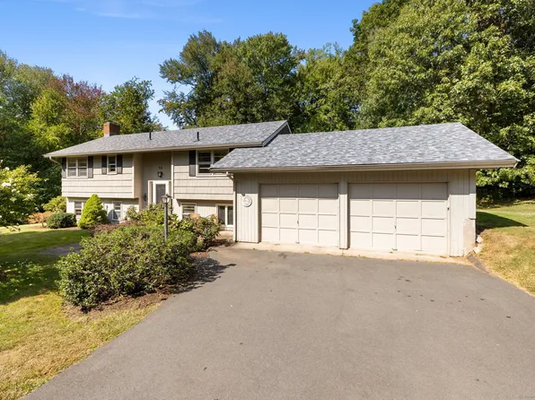 33 Deerfield Drive, Vernon, CT 06066