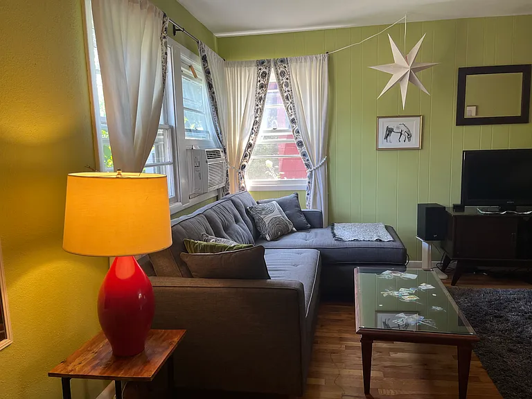 1215 NE 71st Ave — Photo 5
