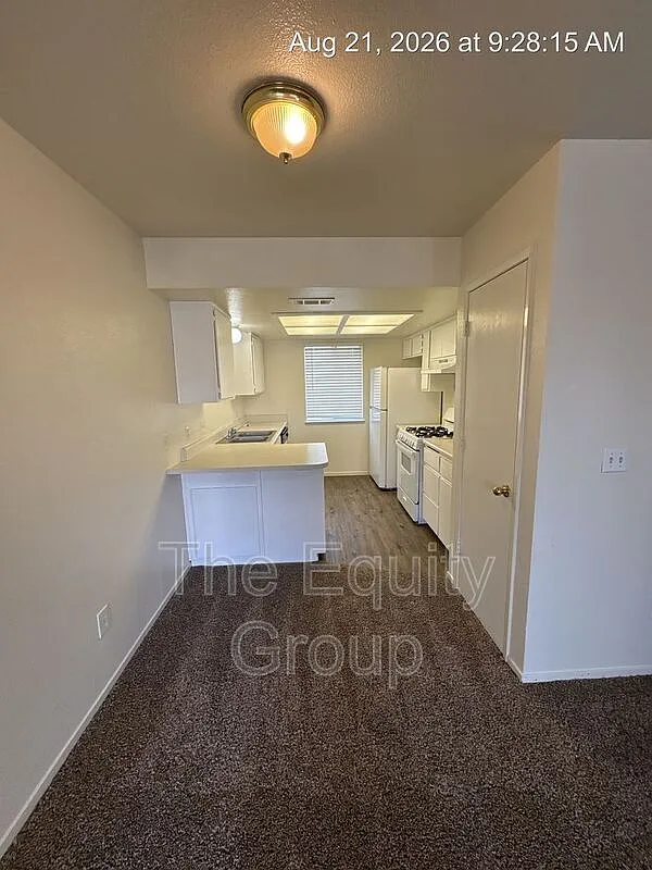 2 bed, 1.0 bath, 850 sqft, $1,350 — Photo 3