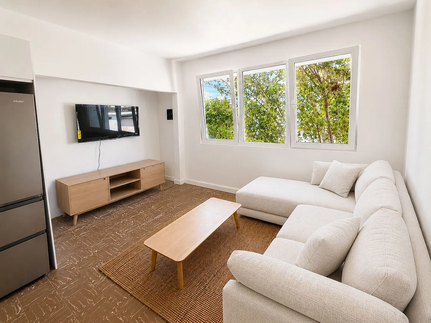 1 bed, $2,100 — Photo 3