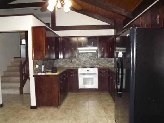 2nd image of 2720 Meadow Brook Ln