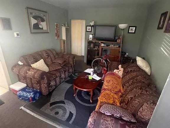 2nd image of 855 Jeanne Ave