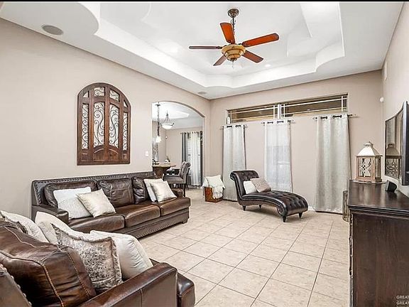 3rd image of 3601 Timberwood Dr