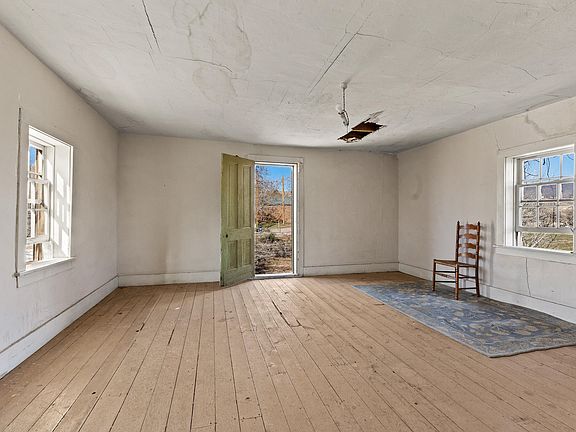 5th image of 83 Hundred