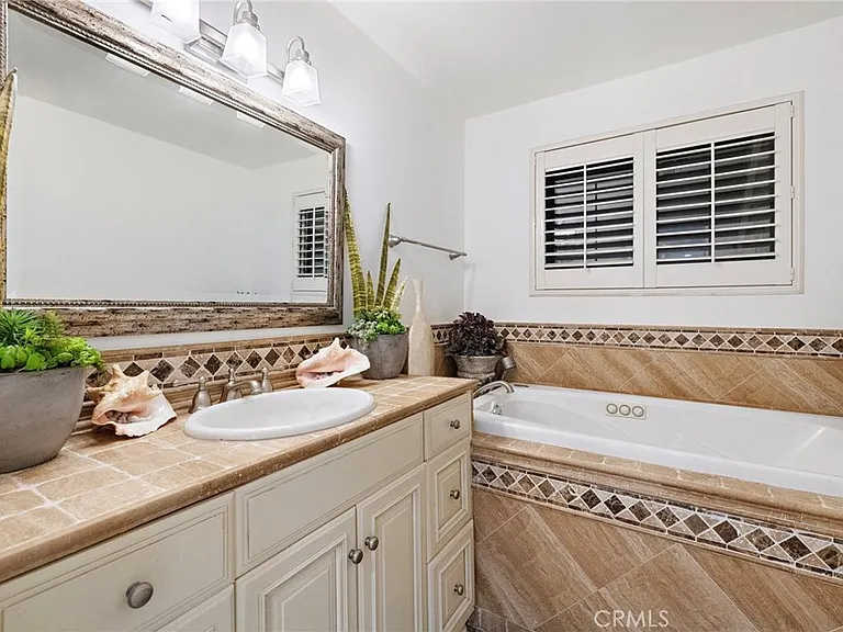 4621 Wayne Rd — Photo 14