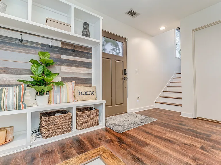 225 Crumley St SW — Photo 36