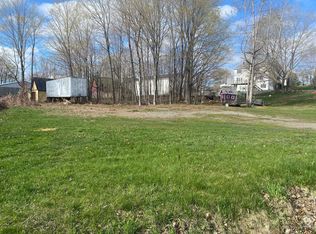 15 Corinna Rd, Saint Albans, ME 04971