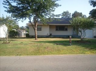 105 E May St, Henryetta, OK 74437