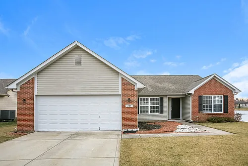 221 Pennwood Ln Photo 1