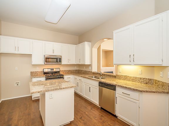 4th image of 39693 Bonaire Way