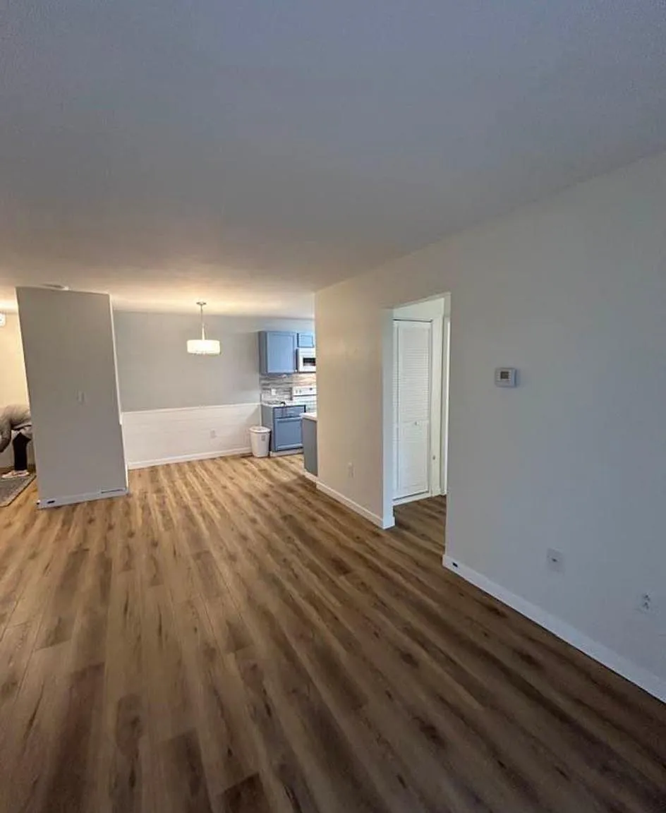 2275 N Cable Rd — Photo 2