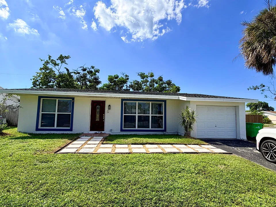 2551 NW 98th Ave