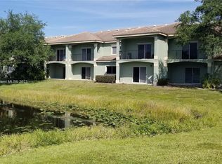 280 Crestwood Cir APT 204, Royal Palm Beach, FL 33411