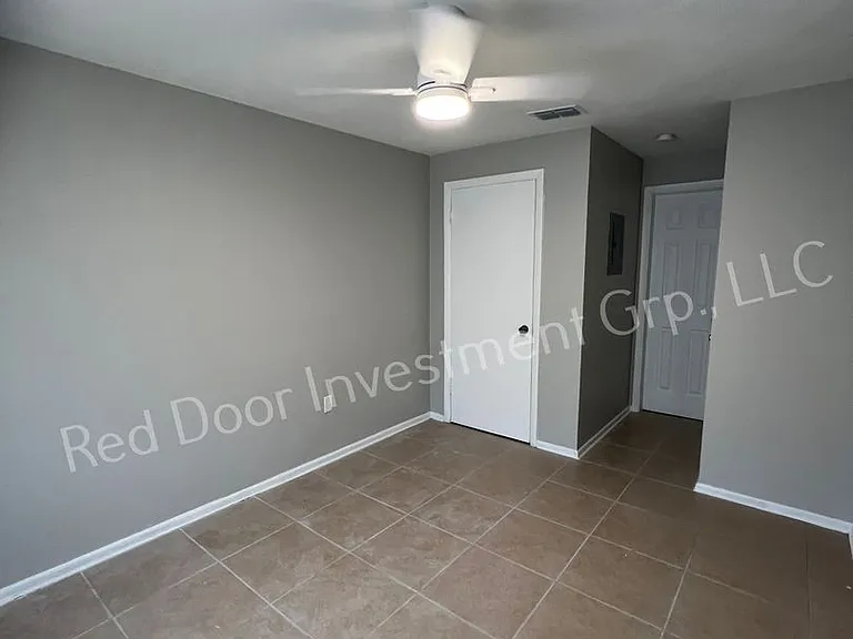 Robinswood — Photo 8