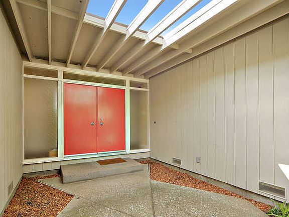3rd image of 1020 Vassar Dr