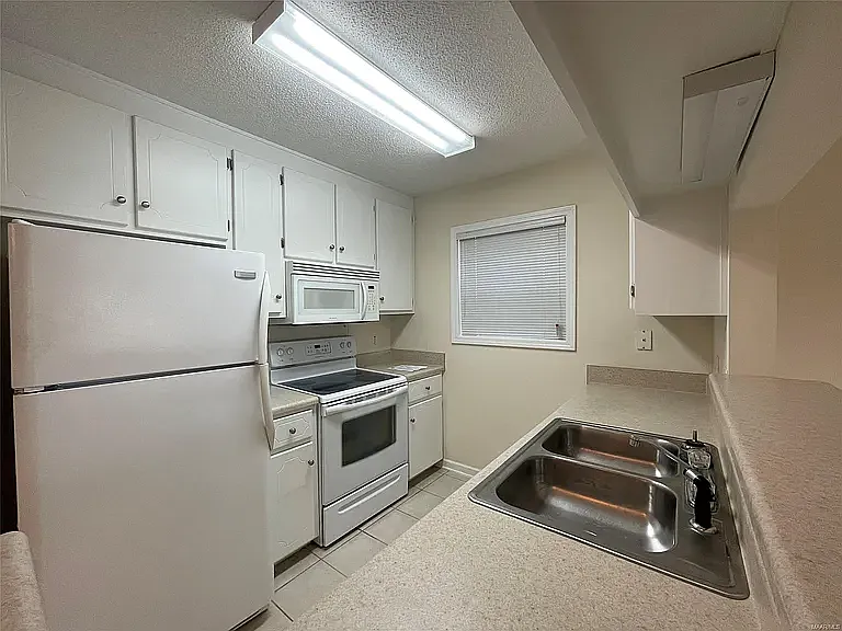 208 Wakefield Way — Photo 2