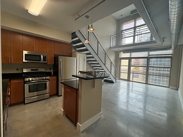 1390 Kenyon St NW #521 — Photo 1
