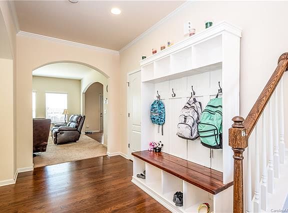 3rd image of 6042 Thorburn Way