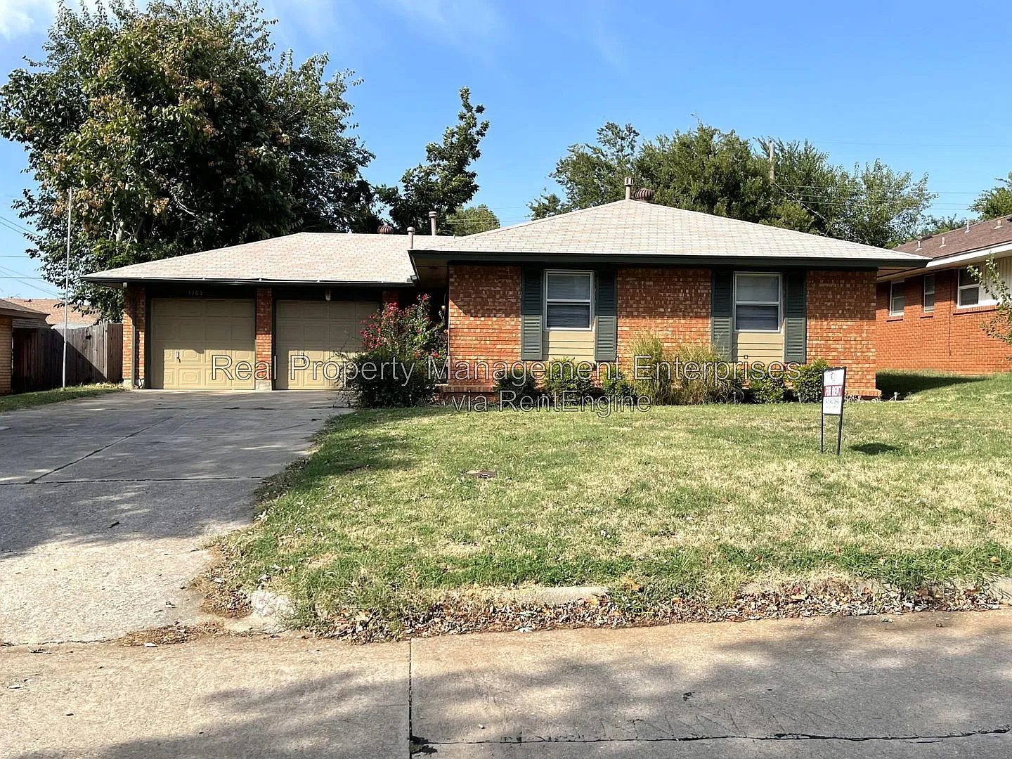 2 bed, 1.5 bath, 1032 sqft, $1,245 — Photo 1