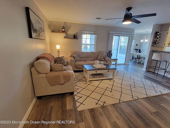 4th image of 1816 Waters Edge Dr