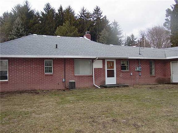 2nd image of 821 E Woodingham Dr