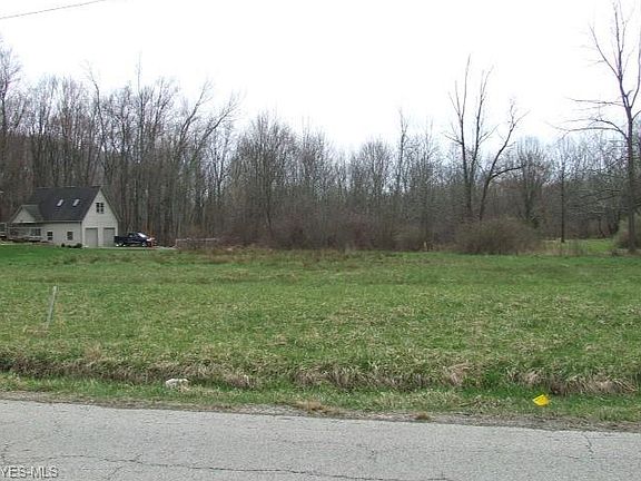 2nd image of 679 Elm Ave