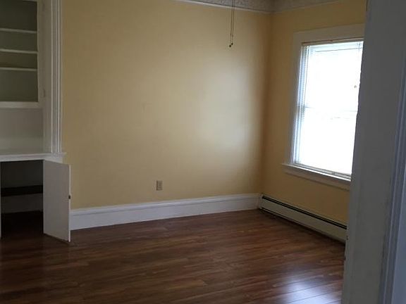 2nd image of 114 Wentworth Ave Floor 2