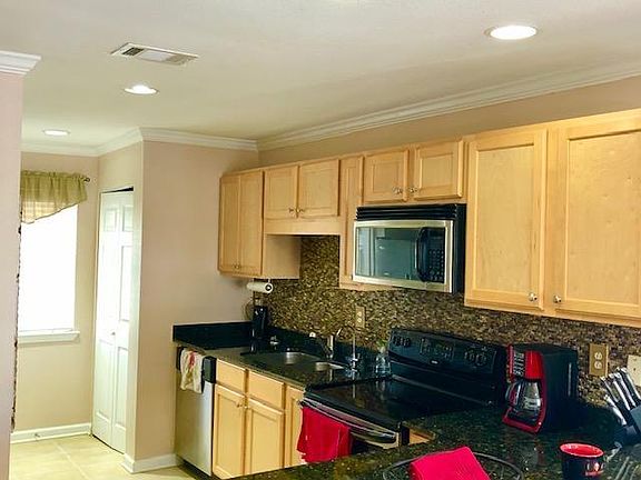 4th image of 2421 Beachview Dr APT A1