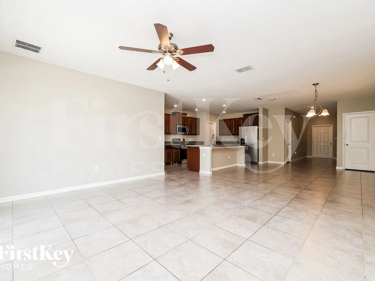 6 bed, 3.0 bath, 2580 sqft, $2,930 — Photo 2