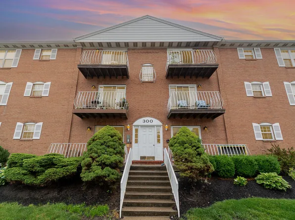 304 Highland Trce, Highland Heights, KY 41076