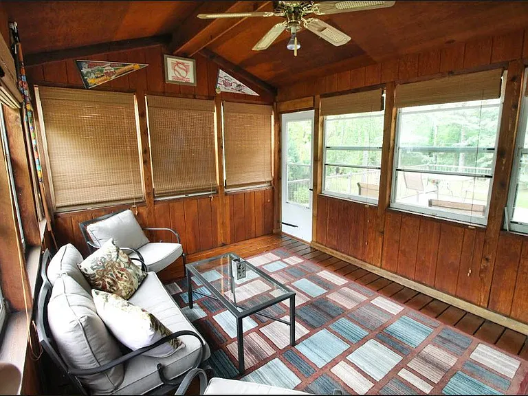 3 seasons porch