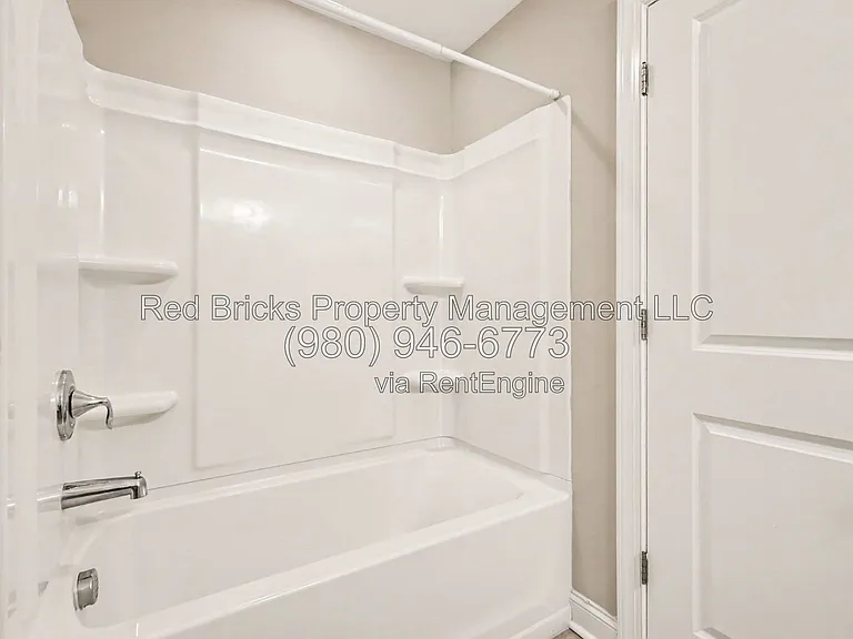 145 Barclay Dr — Photo 28