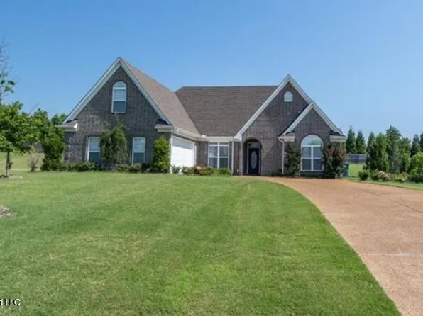 2308 Shenna Cv, Southaven, MS 38672