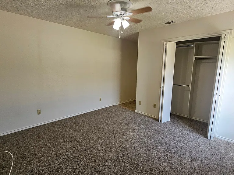 544 E Windsor Dr — Photo 25