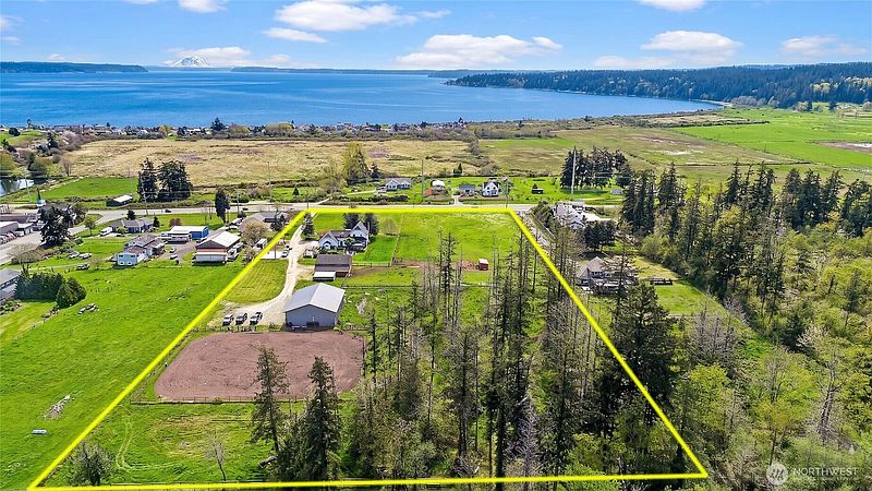 2nd image of 755 E North Camano Drive