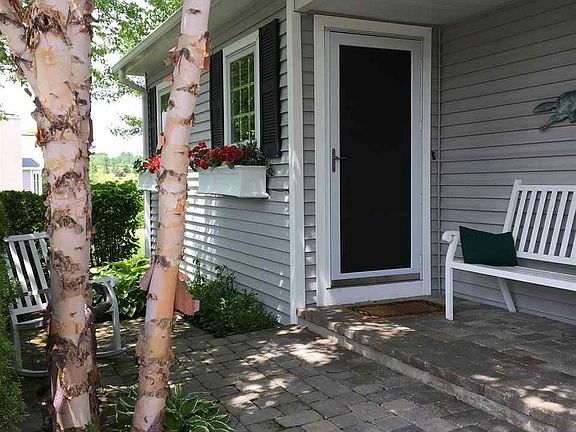 2nd image of 6298 Singletree Ln #15
